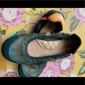 Victoria’s Secret Pink yoga flats shoes slides 10